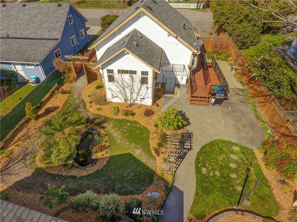 5803 Lowell Road Everett, WA 98203 - Photo 3 of 23 a view of a swimming pool