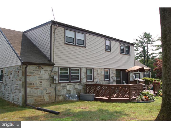 386 Lawrence Road Huntingdon Valley, PA 19006 - Photo 3 of 16 Exterior Back