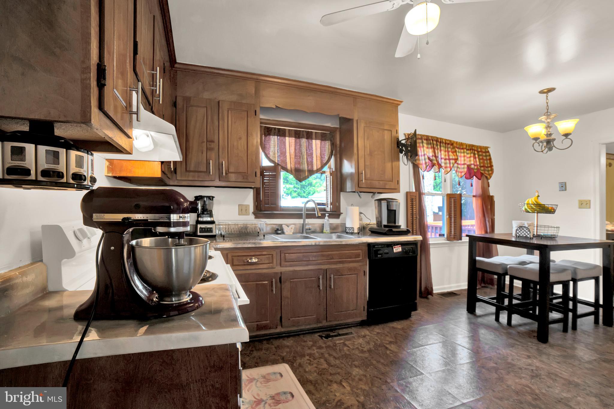 1710 Westbrook Road Hopewell, VA 23860 - Photo 7 of 43 Gallery Image 7
