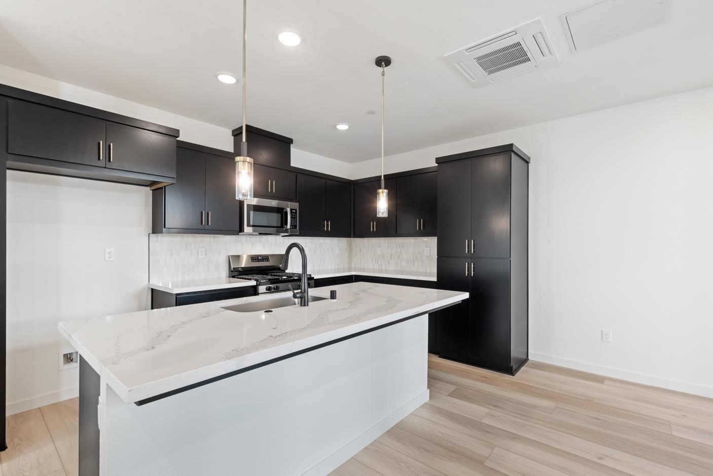 6710 Optimum Loop San Jose, CA 95119 - Photo 9 of 18