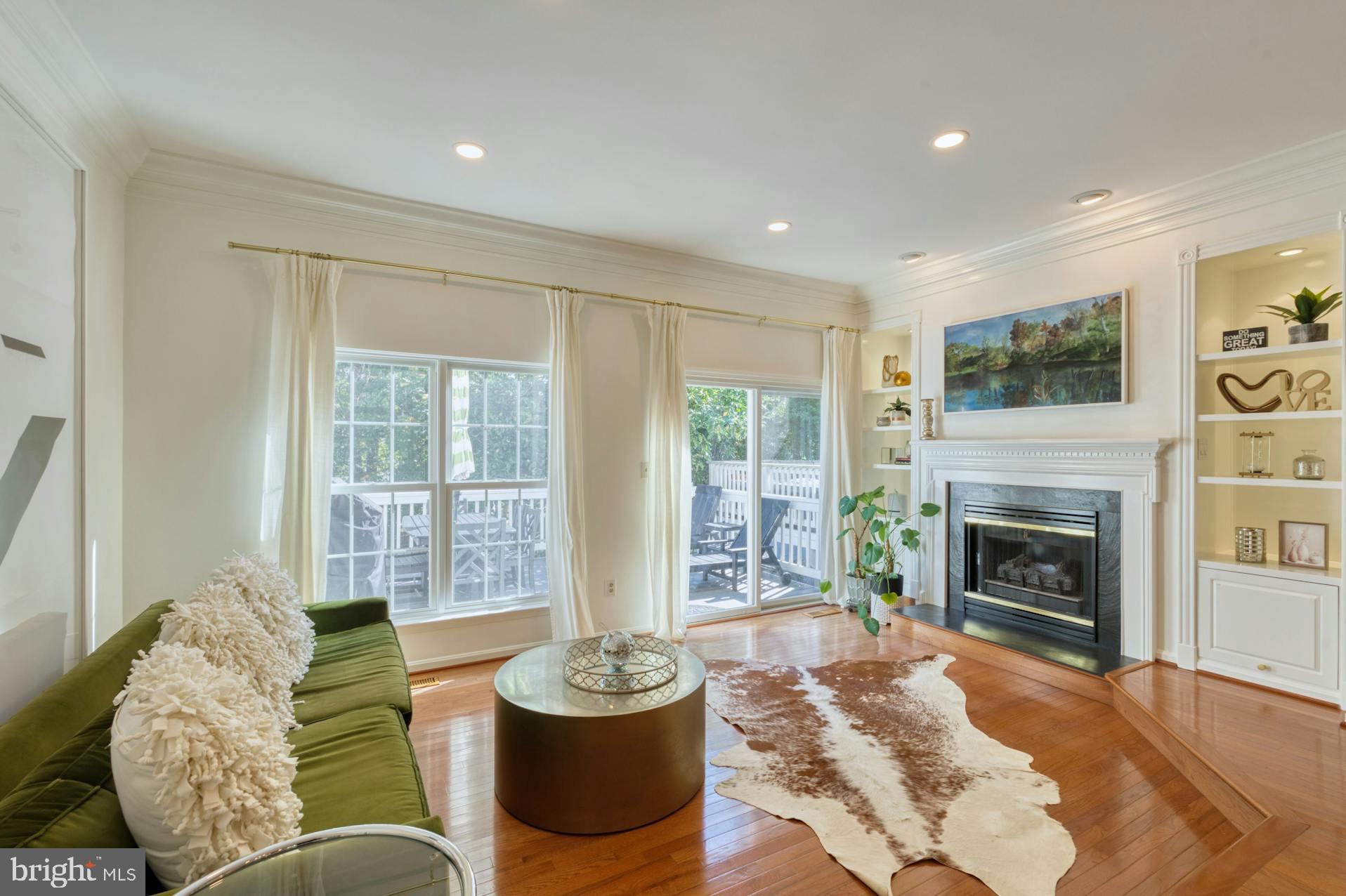 12027 Edgemere Circle Reston, VA 20190 - Photo 14 of 35 Walkout to upper SUN-FILLED deck