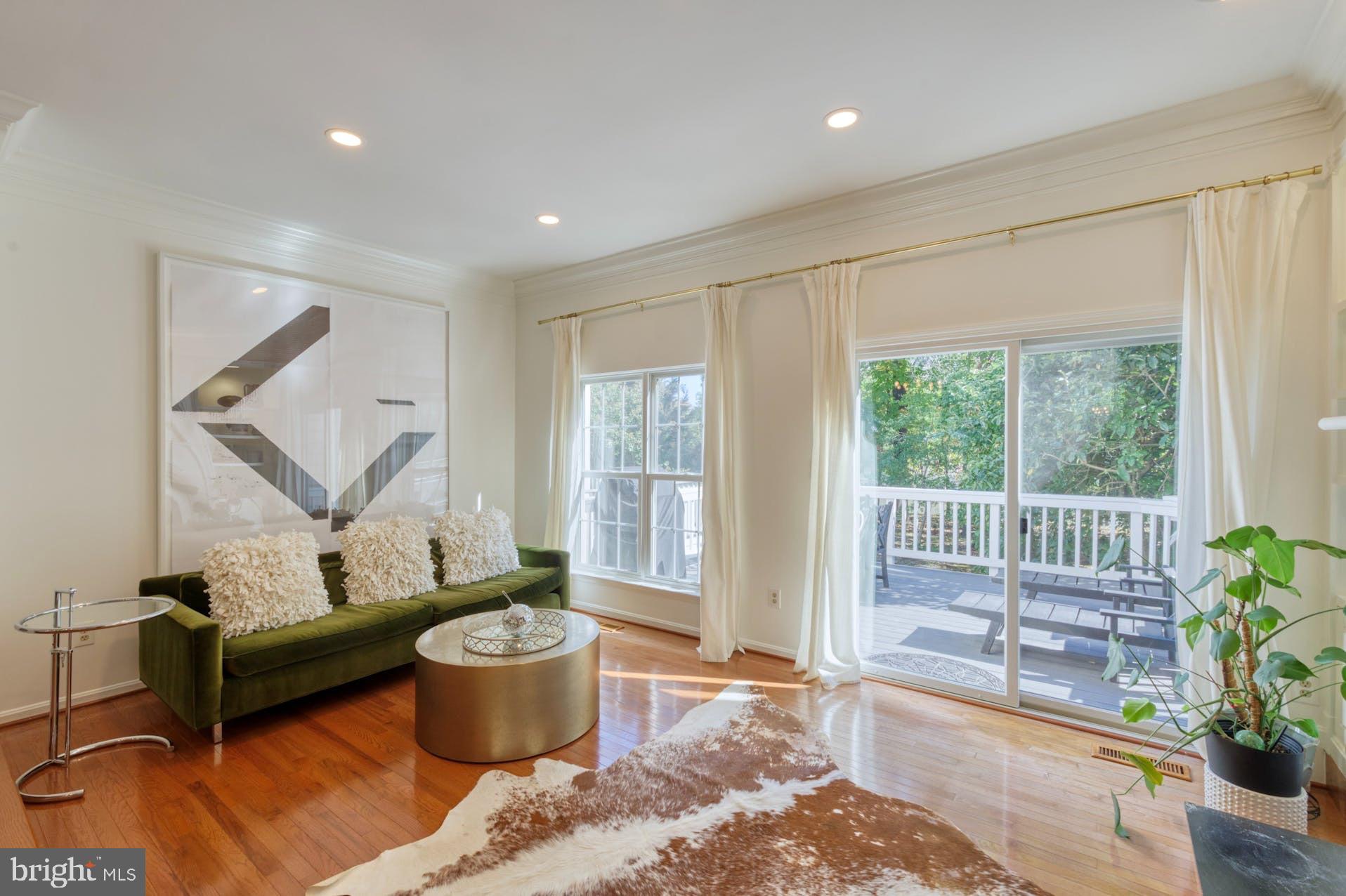 12027 Edgemere Circle Reston, VA 20190 - Photo 15 of 35