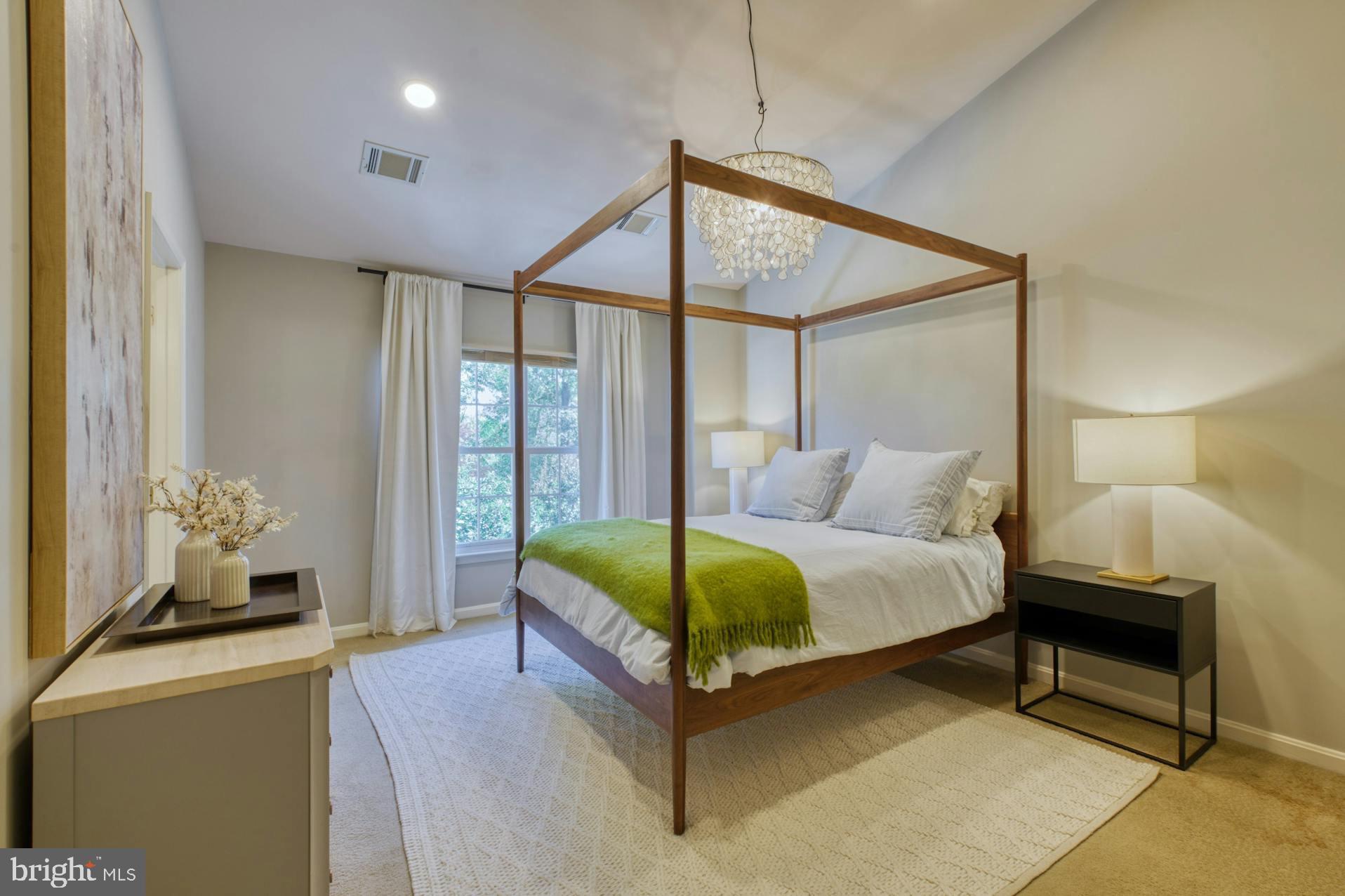 12027 Edgemere Circle Reston, VA 20190 - Photo 17 of 35 SPACIOUS MBRM w/vaulted ceiling