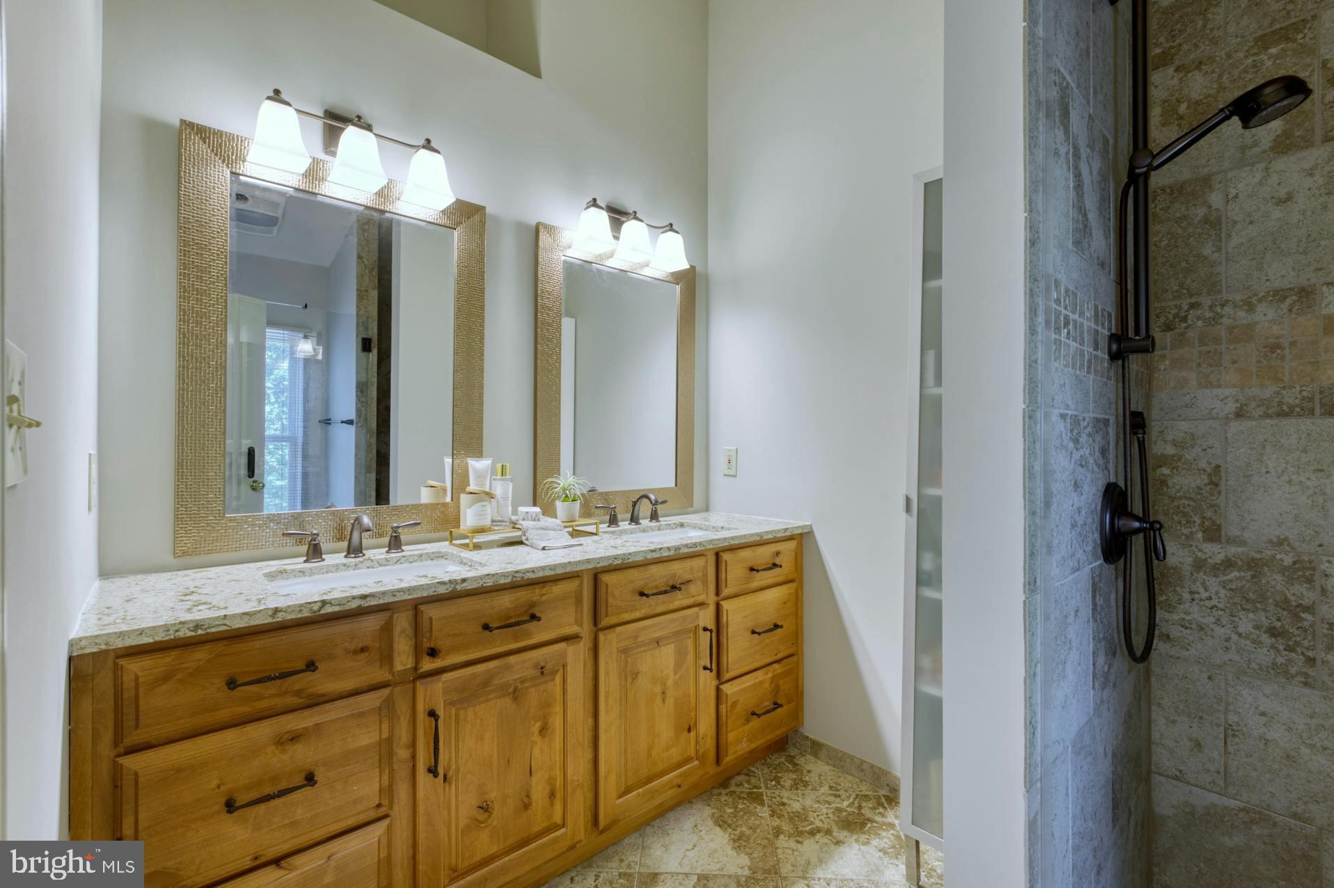 12027 Edgemere Circle Reston, VA 20190 - Photo 20 of 35 Luxury MBTH w/
Knotty Alder cabinetry w/granite