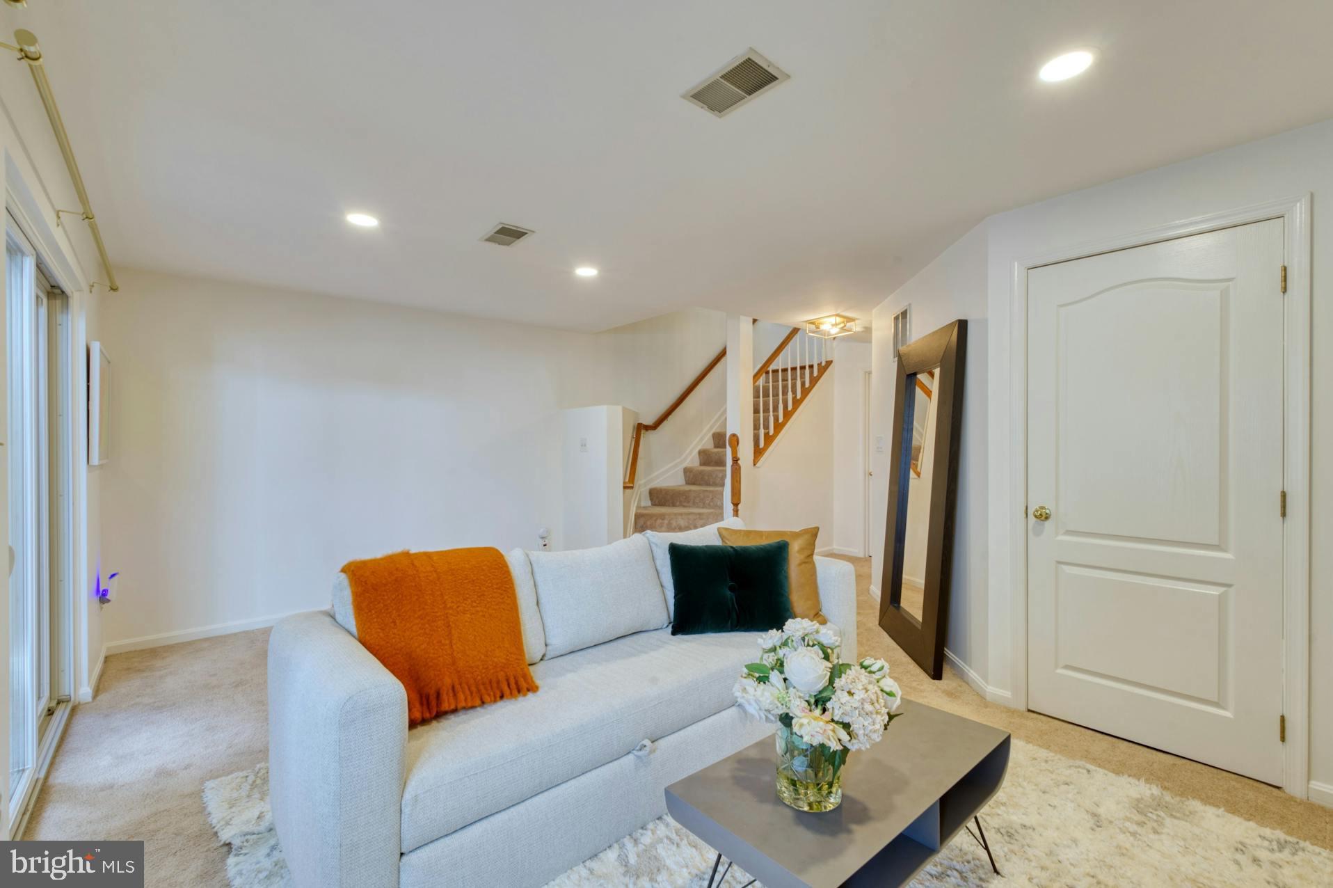 12027 Edgemere Circle Reston, VA 20190 - Photo 28 of 35