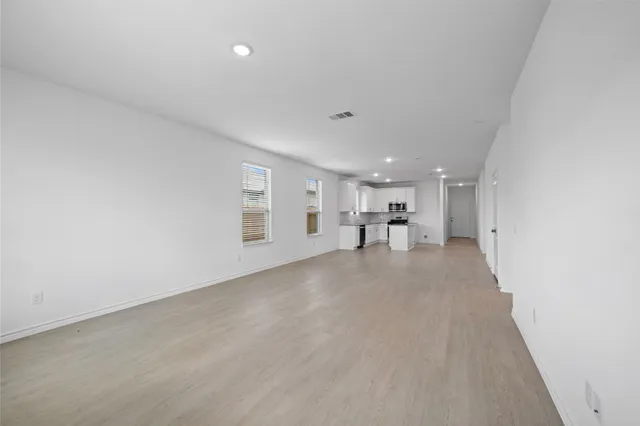 $274,580 | 1006 South Oakhurst Drive, Dayton, TX 77535