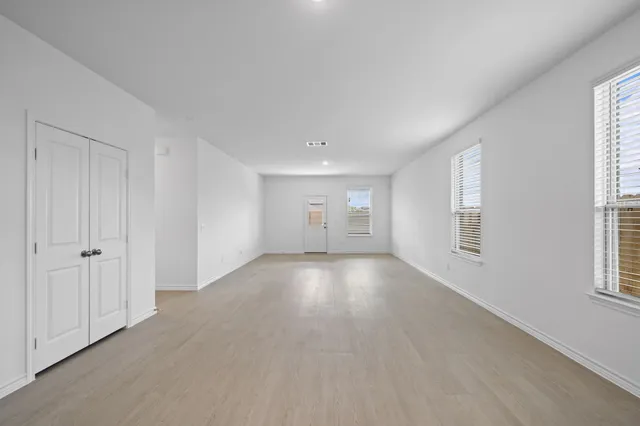 $274,580 | 1006 South Oakhurst Drive, Dayton, TX 77535