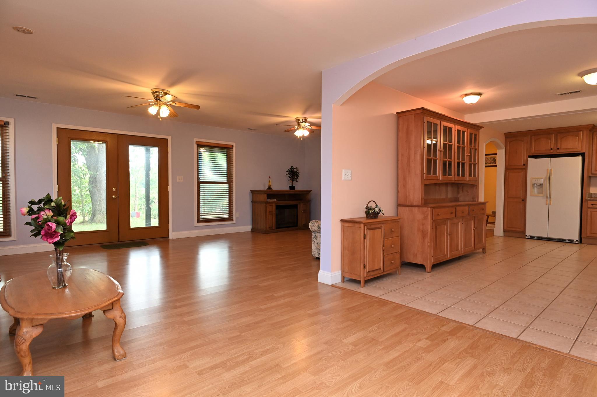 20503 Darnestown Road Dickerson, MD 20842 - Photo 4 of 33
