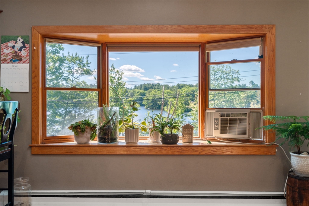 10 Hopkinton Road Upton, MA 01568 - Photo 4 of 31