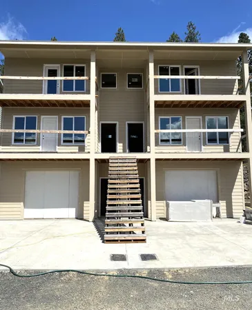 $366,000 | 202 Highline Lane, Potlatch, ID 83855