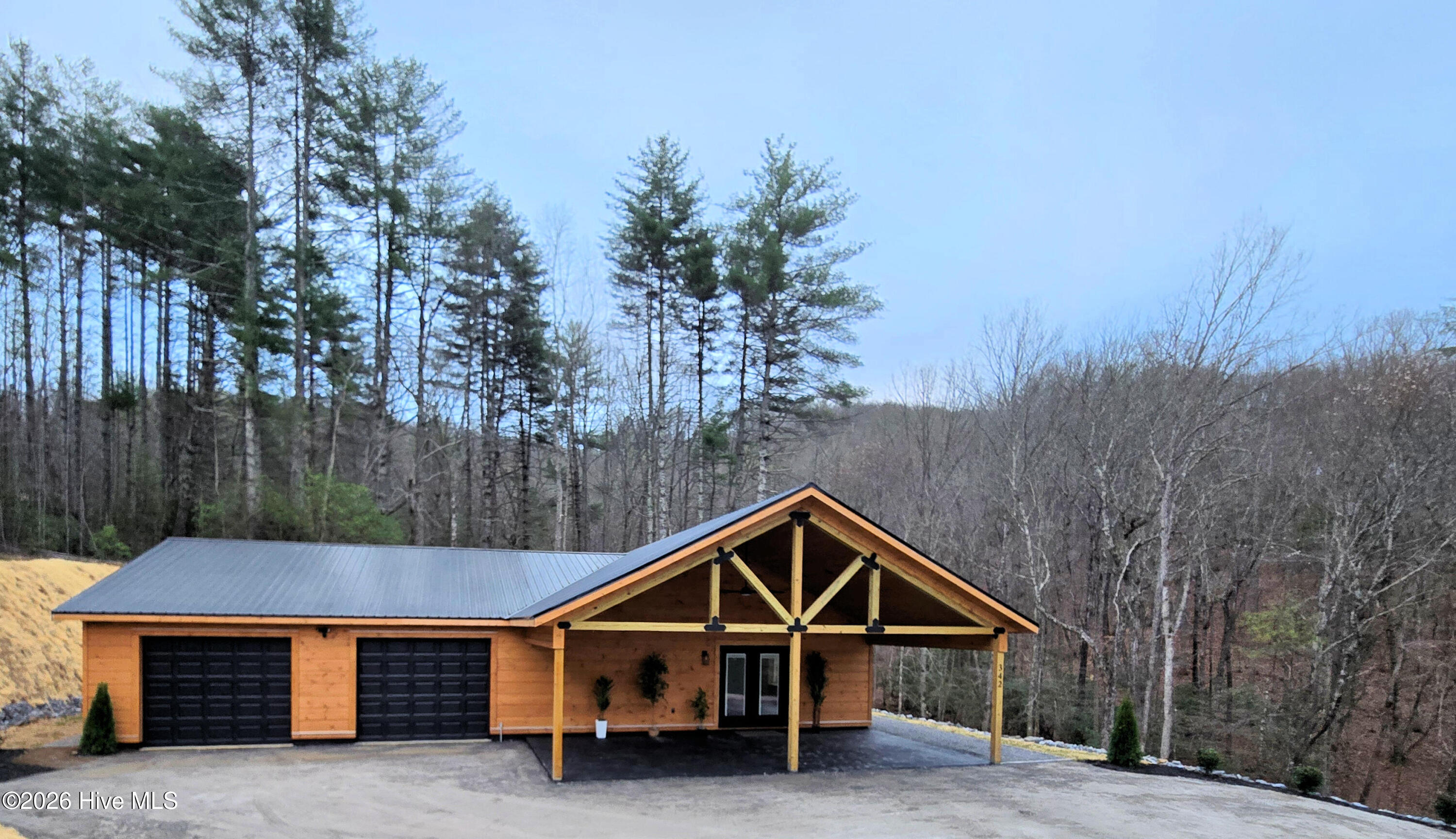 01_beyc69cab975c20d3