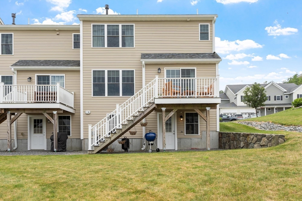 1208 Hazelwood Way Clinton, MA 01510 - Photo 2 of 25