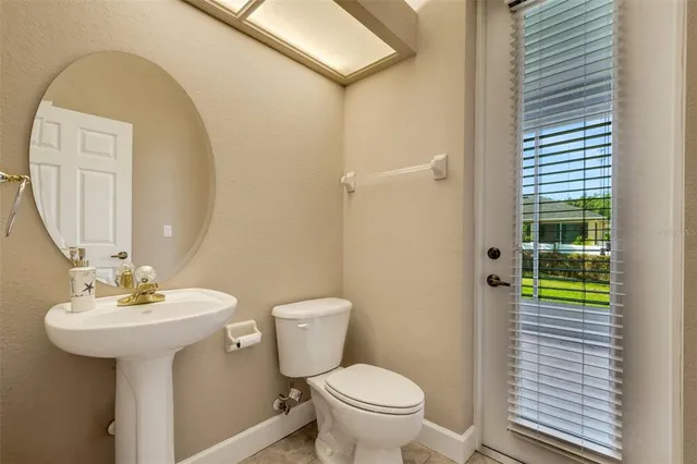 a view of a livingroom with a ceiling fan