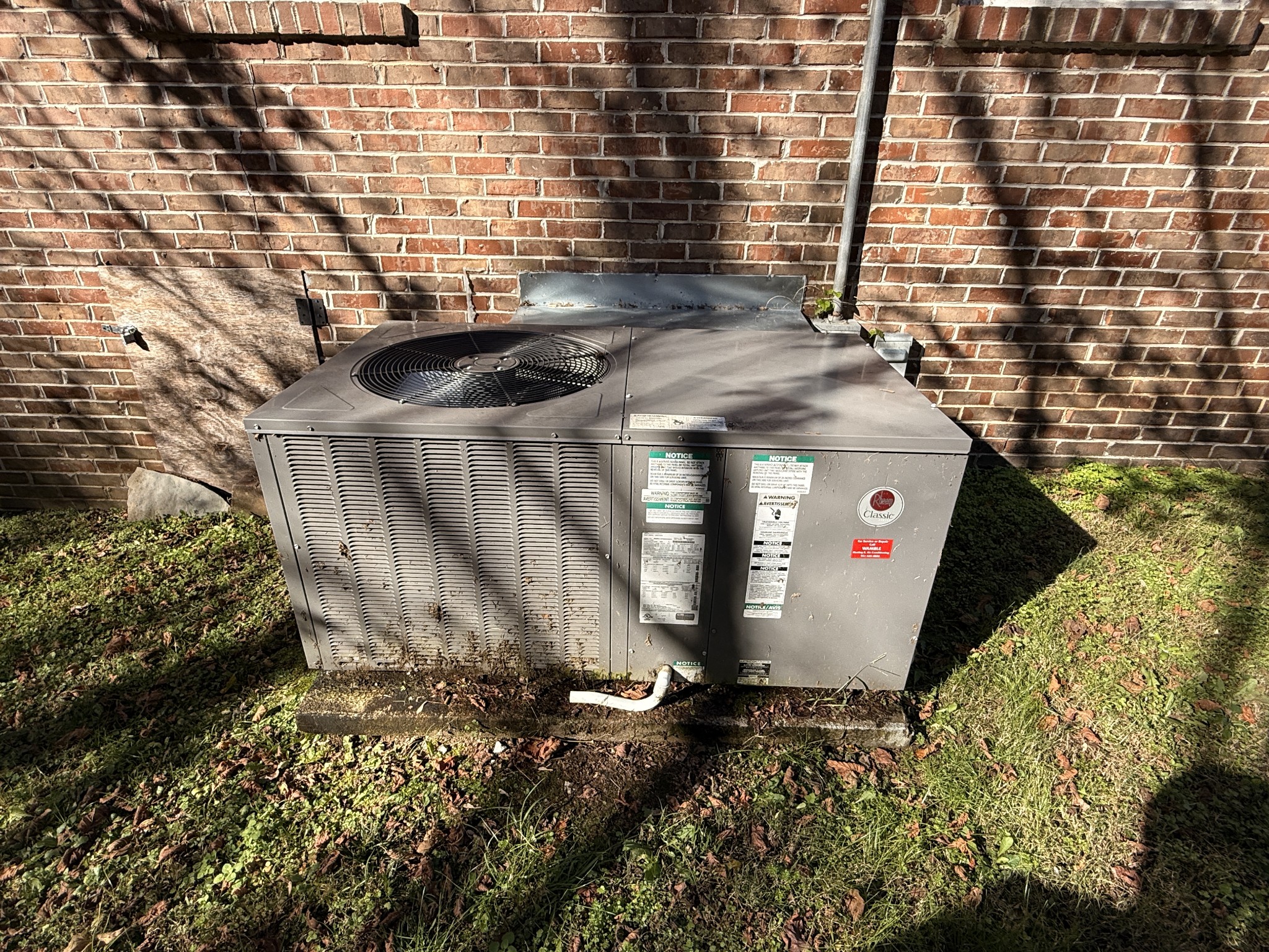 355 Chicken Creek Road Pulaski, TN 38478 - Photo 3 of 17 a view of water heater