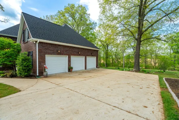 $770,000 | 4172 Ironwood Drive, Greenbrier, TN 37073