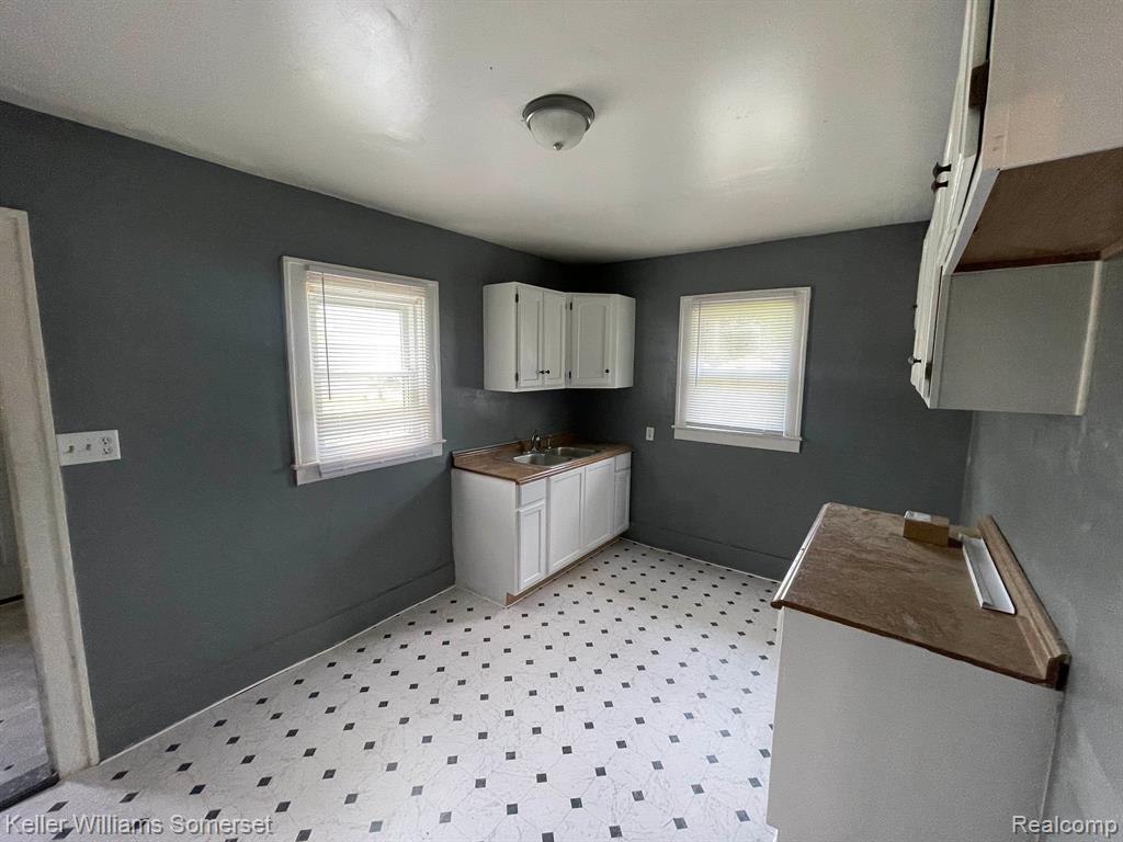 8246 Toepfer Road Warren, MI 48089 - Photo 8 of 17