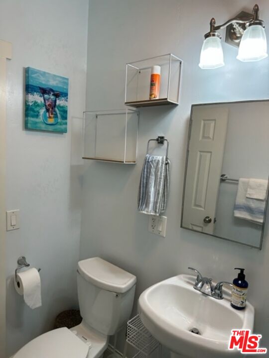 1025 Locust Avenue, Unit 6 Long Beach, CA 90813 - Photo 23 of 67