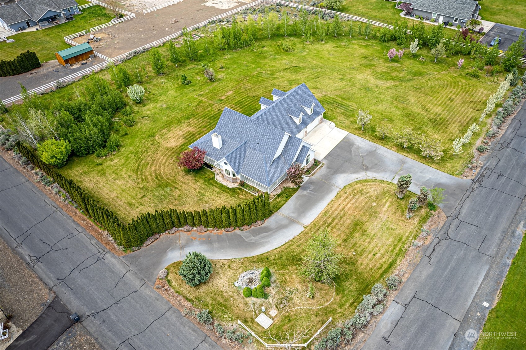 12872 Rd B.7 Northwest Ephrata, WA 98823 - Photo 31 of 33 a view of swimming pool with a garden