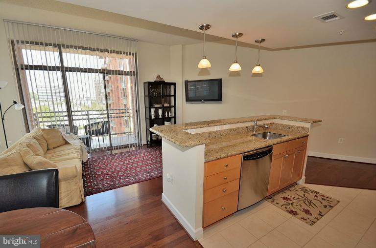 3650 South Glebe Road, Unit 638 Arlington, VA 22202 - Photo 3 of 24 a view of kitchen with furniture and wooden floor