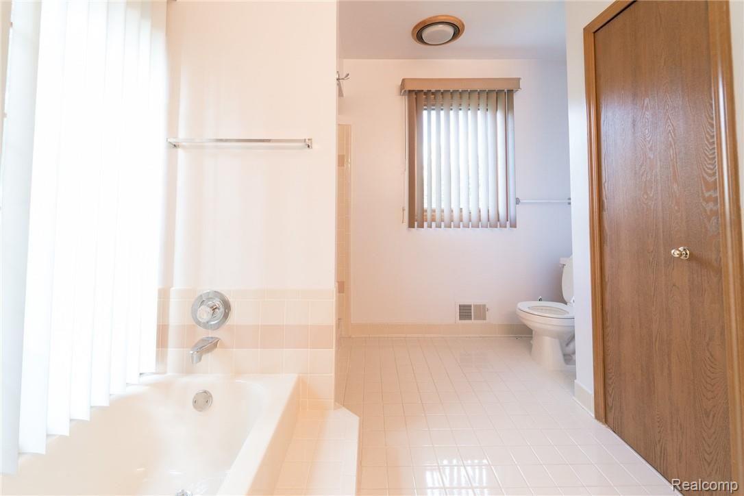 41858 Ramsgate Court Sterling Heights, MI 48314 - Photo 16 of 36 DSC03770.jpg