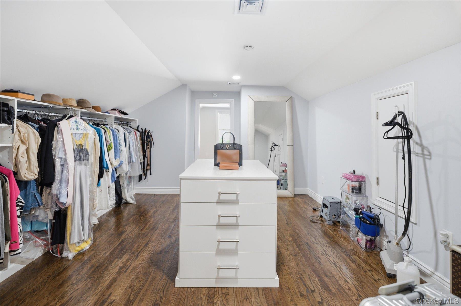 174 Warner Road Huntington, NY 11743 - Photo 23 of 46