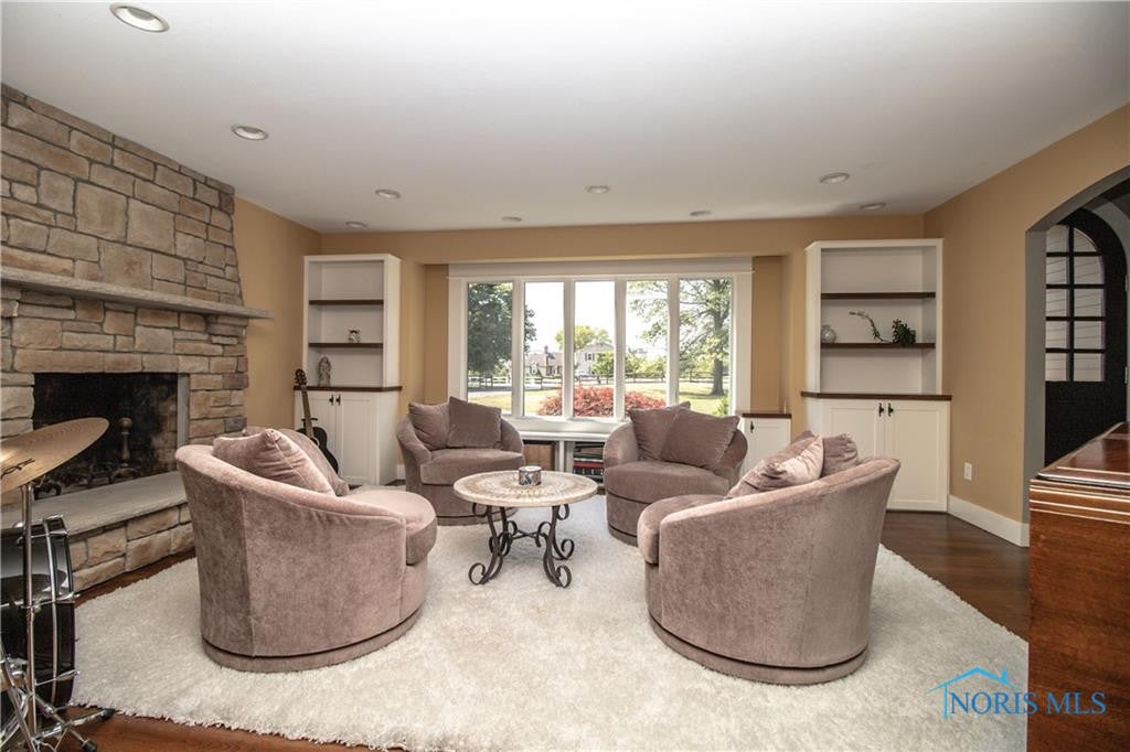 15502 Five Point Road Perrysburg, OH 43551 - Photo 10 of 49 Gallery Image 10