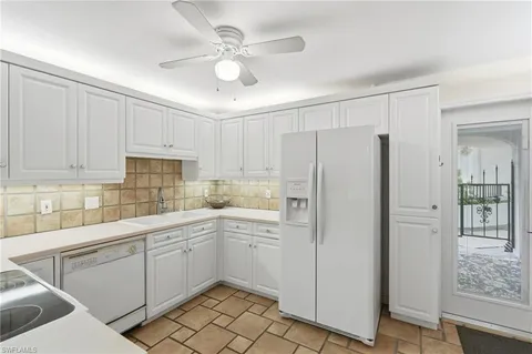 $999,000 | 3951 Gulf Shore Boulevard North, Unit 302, Naples, FL 34103