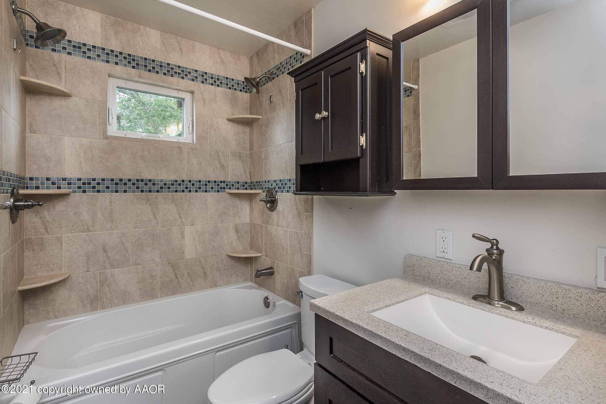 4215 Cline Road Amarillo, TX 79110 - Photo 16 of 22 016_Bathroom