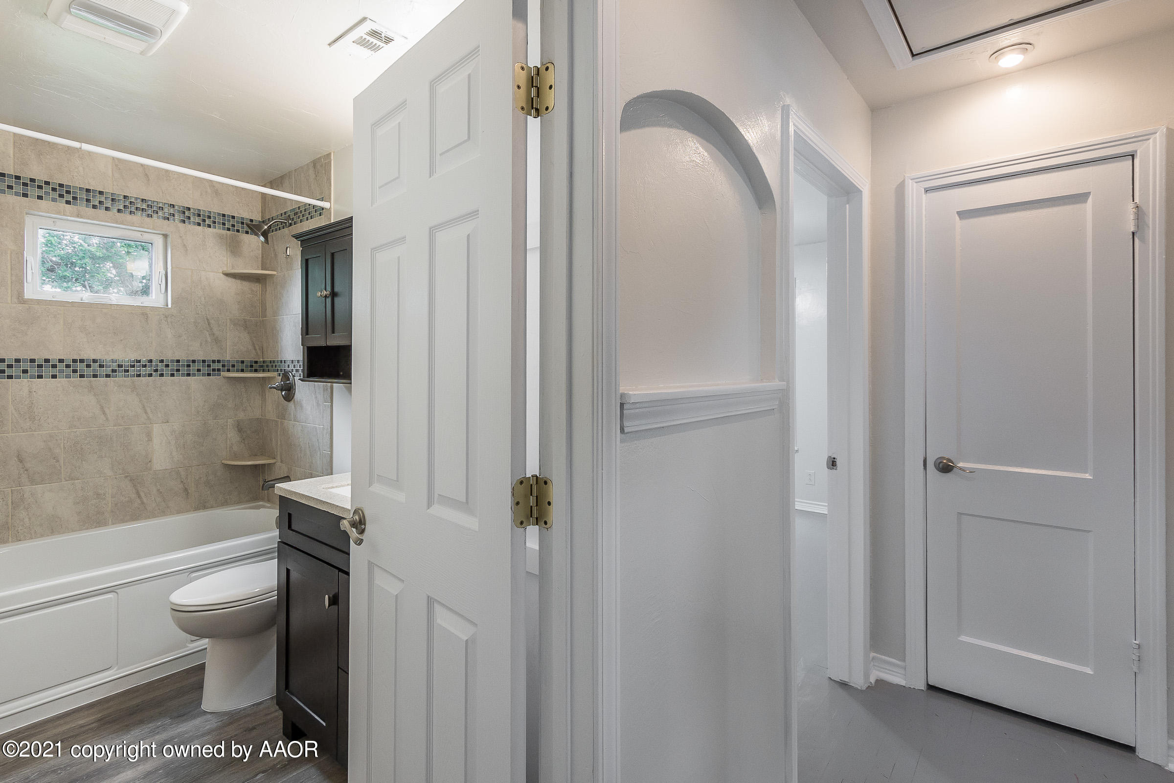 4215 Cline Road Amarillo, TX 79110 - Photo 17 of 22 017_Hallway