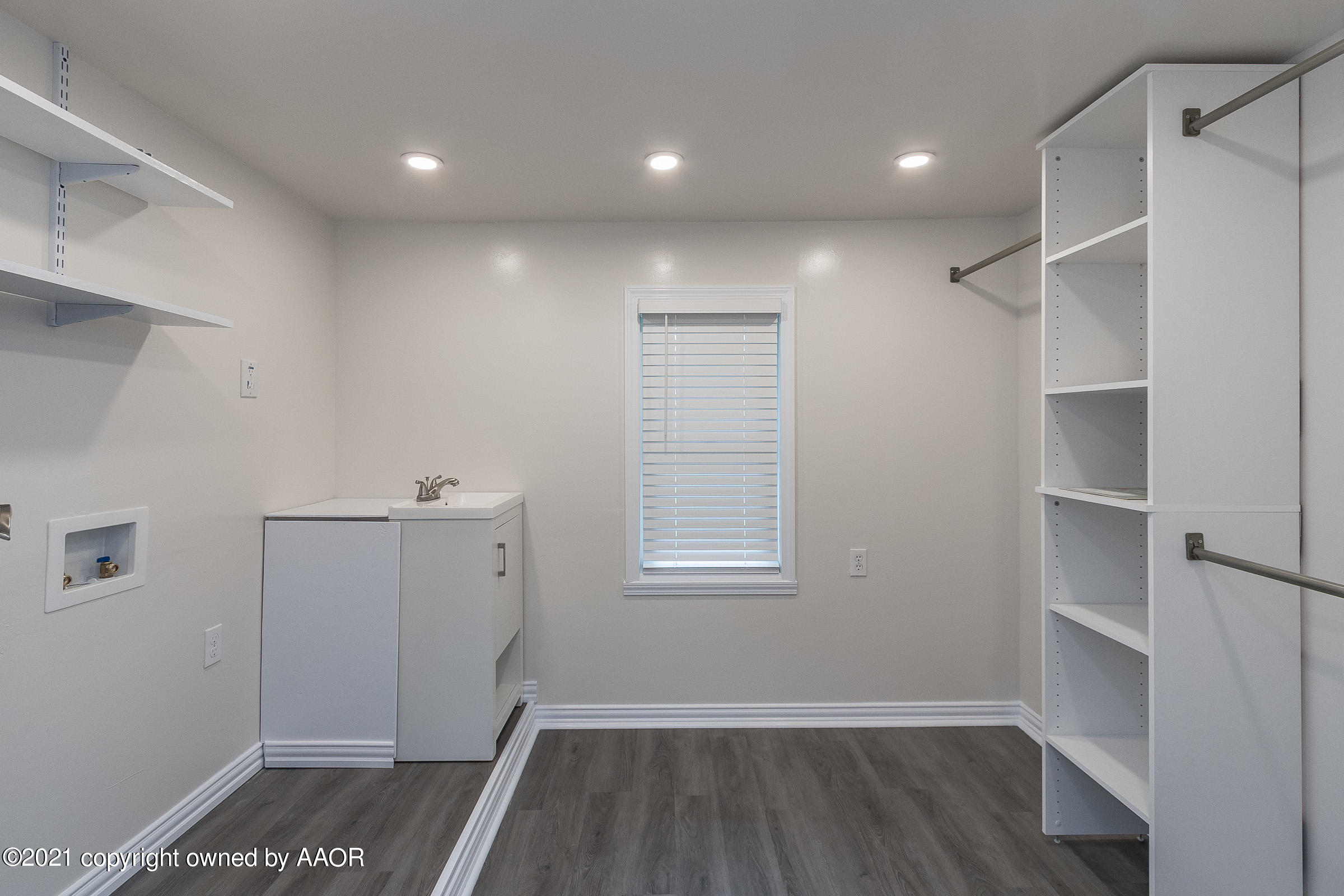4215 Cline Road Amarillo, TX 79110 - Photo 4 of 22 018_Utility Room