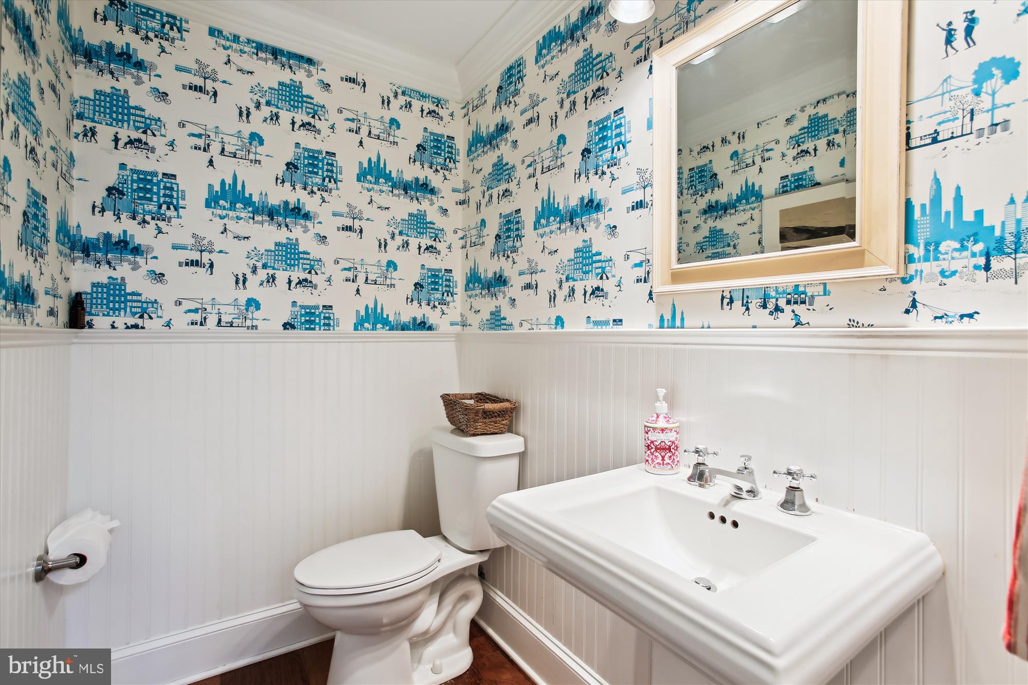 8231 Crown Court Road Alexandria, VA 22308 - Photo 15 of 33 a bathroom with a sink and a toilet