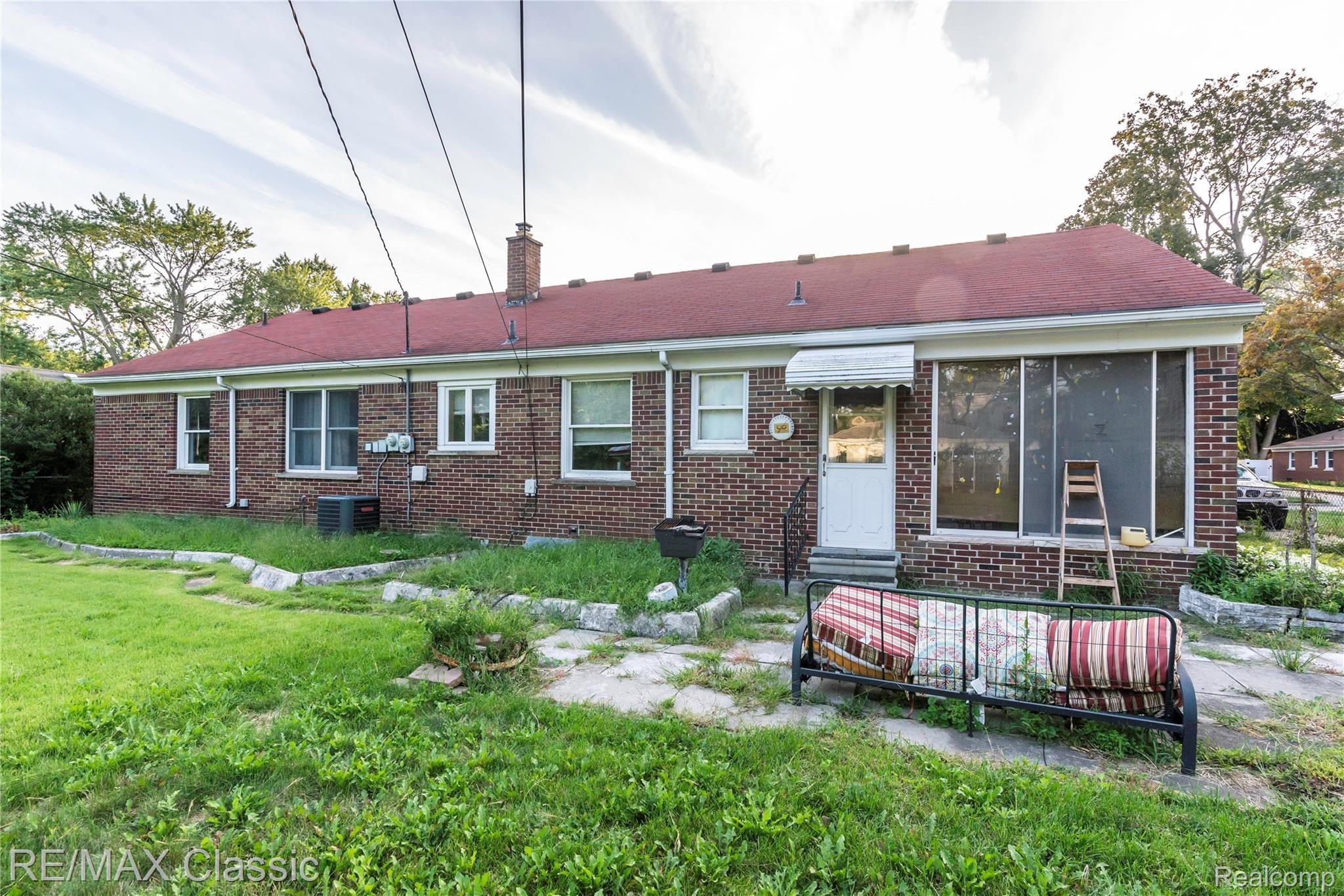 1354 North Gulley Road Dearborn, MI 48128 - Photo 5 of 43 NGully1417.jpg