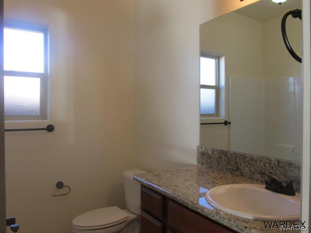 3291 Motherload Road Kingman, AZ 86401 - Photo 11 of 31 Guest bathroom