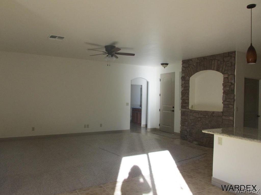 3291 Motherload Road Kingman, AZ 86401 - Photo 3 of 31 Living room