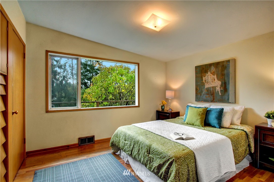 9033 Meridian Place North Seattle, WA 98103 - Photo 11 of 20 Gallery Image 11