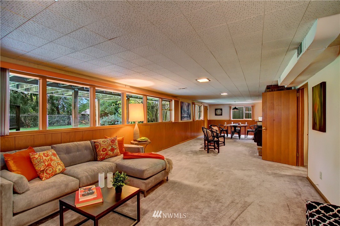 9033 Meridian Place North Seattle, WA 98103 - Photo 12 of 20 Gallery Image 12