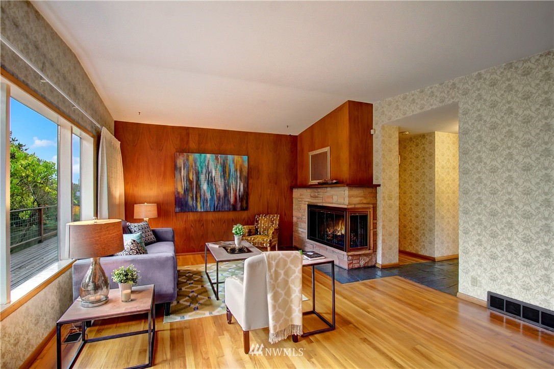 9033 Meridian Place North Seattle, WA 98103 - Photo 3 of 20 Gallery Image 3