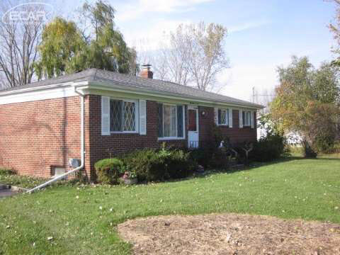 5305 North Linden Road Flint, MI 48504 - Photo 6 of 33 20423879-5.JPG