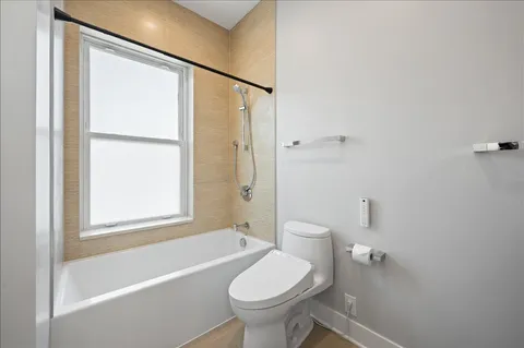 $2,500,000 | 2901 North Burling Street, Chicago, IL 60657