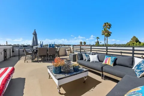 $1,285,000 | 1558 Vista Del Mar Way, Unit 3, Oceanside, CA 92054