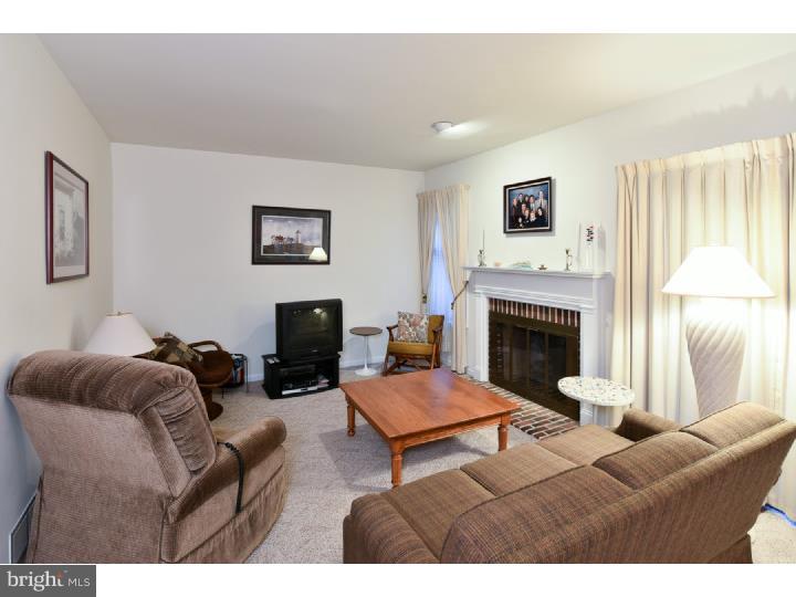 208 Springhouse Pond Chesterbrook, PA 19087 - Photo 13 of 25 Gallery Image 13