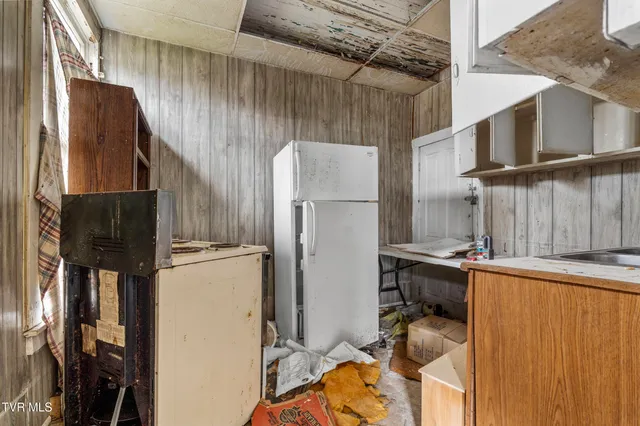 $109,985 | 500 Lindsey Street, Bristol, VA 24201