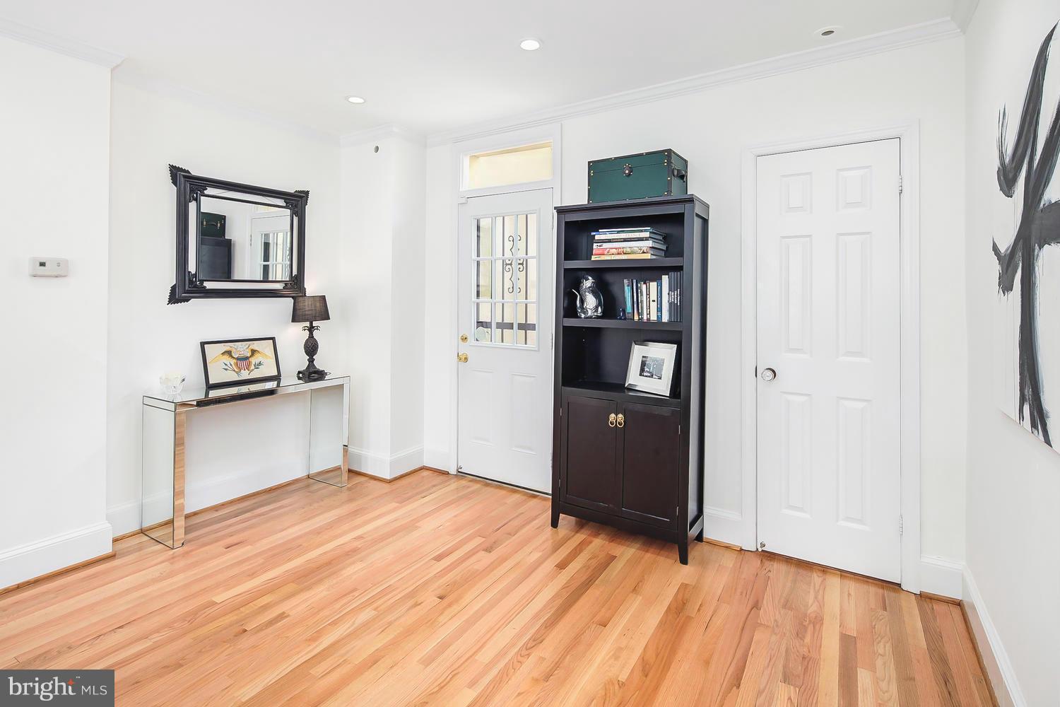 1111 R Street Northwest Washington, DC 20009 - Photo 17 of 30 Interior (General)