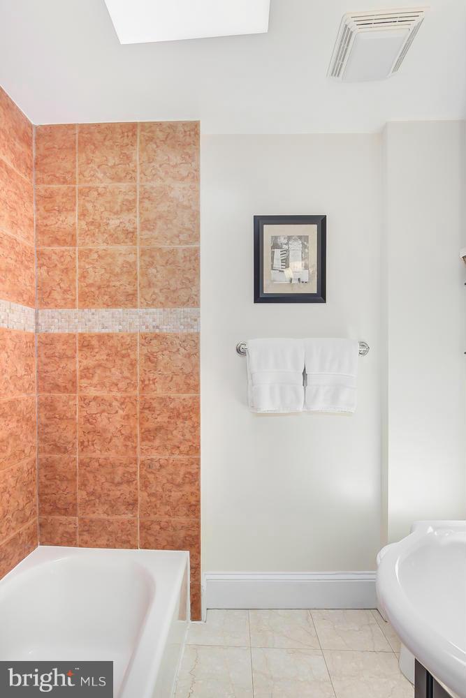 1111 R Street Northwest Washington, DC 20009 - Photo 23 of 30 Interior (General)