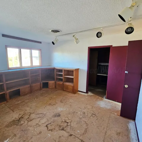 $285,000 | 1302 South 3rd Street, Canadian, TX 79014