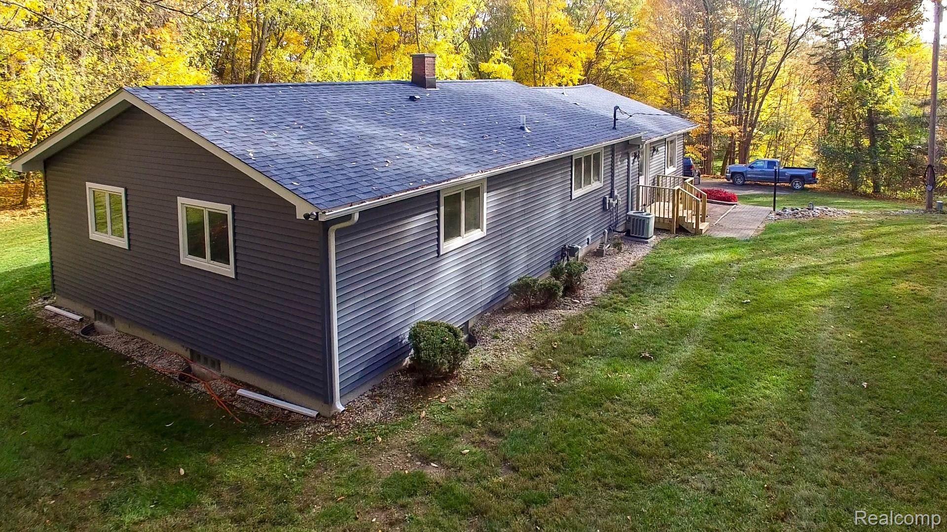 8328 Foster Road Clarkston, MI 48346 - Photo 7 of 60 8328 Foster Road by W Brooks Autumn (50).jpg