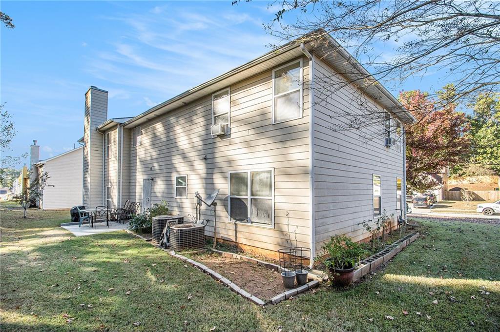 5139 Miller Woods Trail Decatur, GA 30035 - Photo 35 of 36 a view of backyard with a garden and plants
