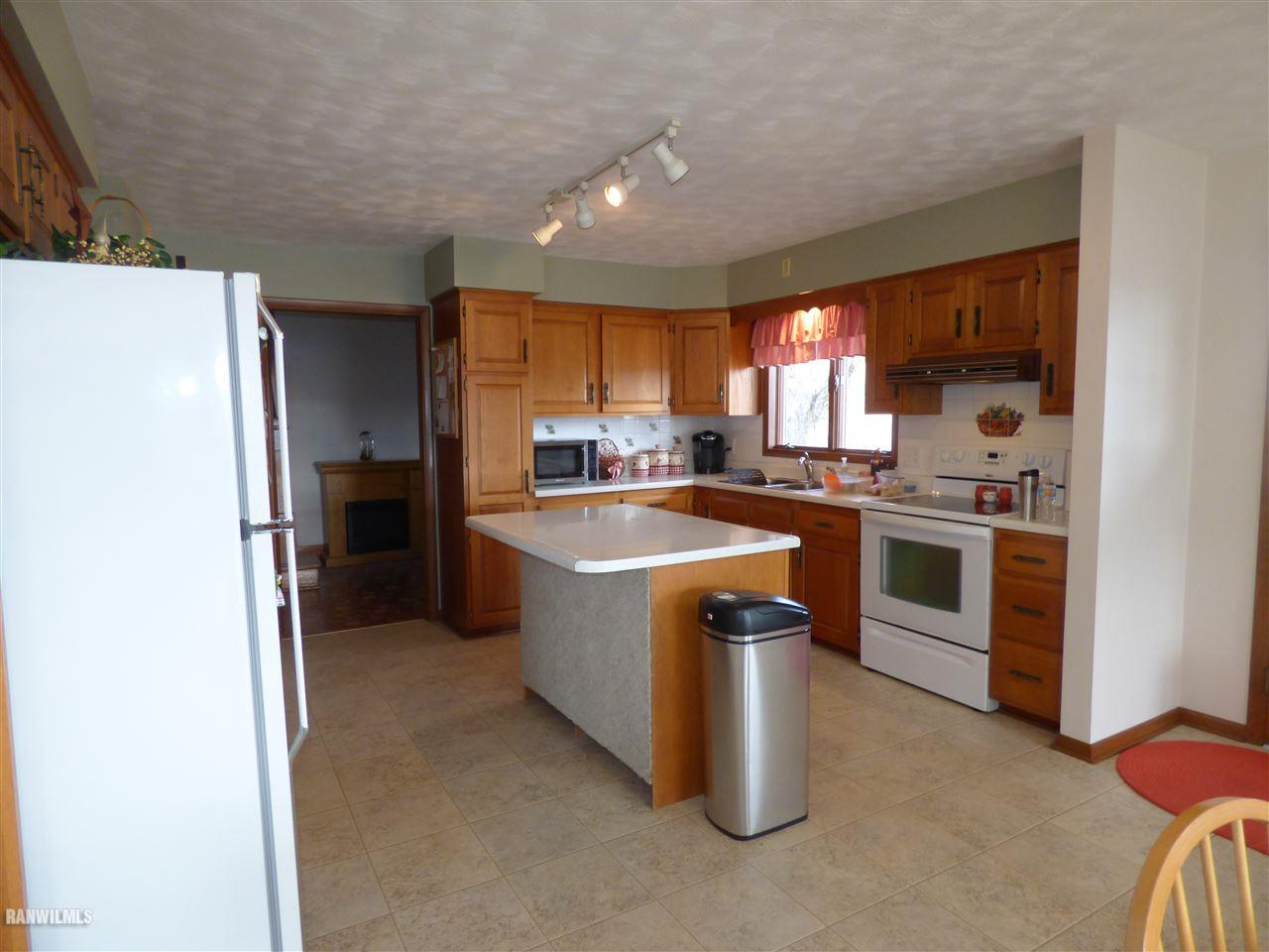 3241 South Weston Road Hanover, IL 61041 - Photo 5 of 25 Gallery Image 5