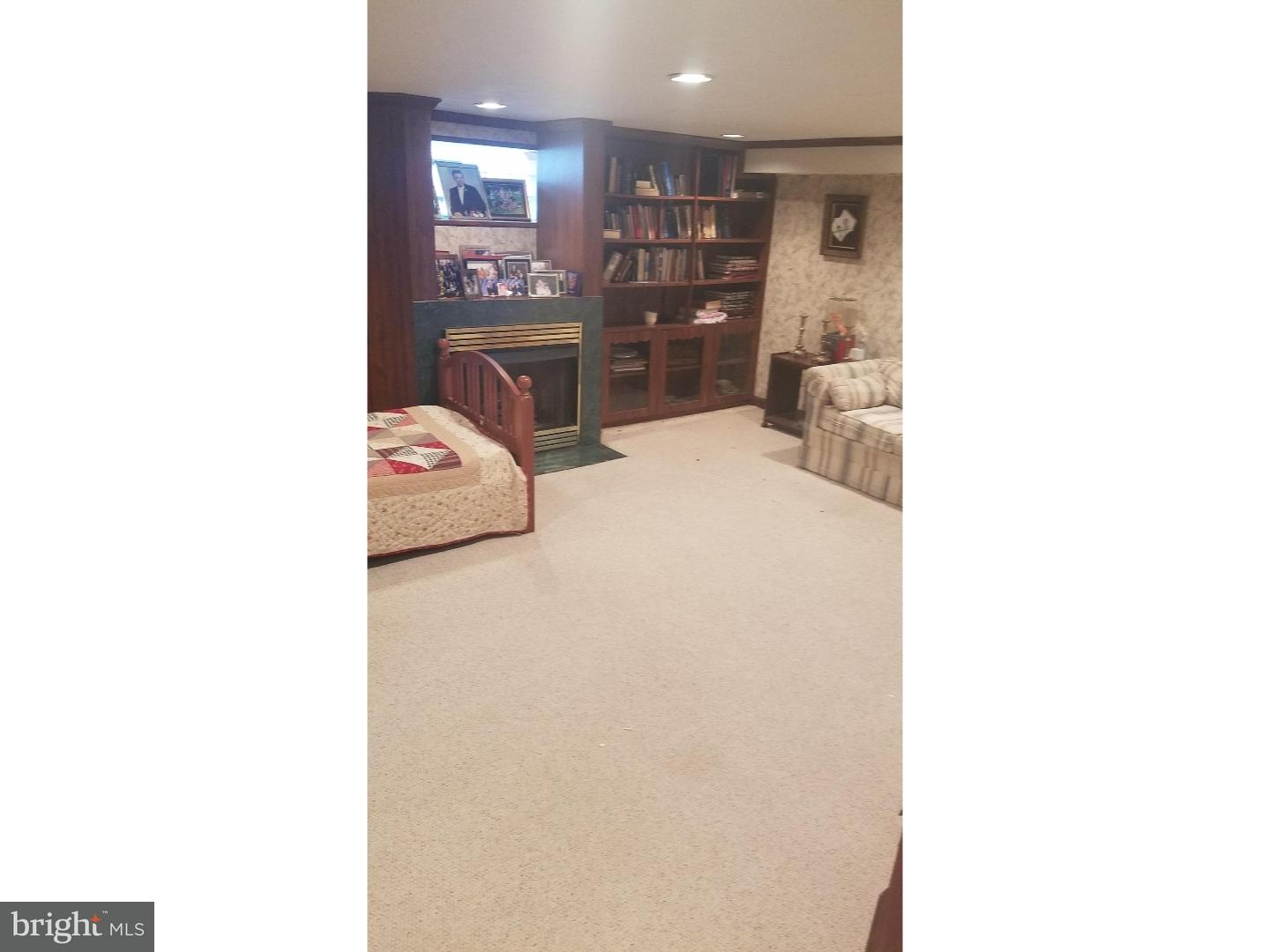 1706 Fox Chase Road Philadelphia, PA 19152 - Photo 16 of 21 Family Room