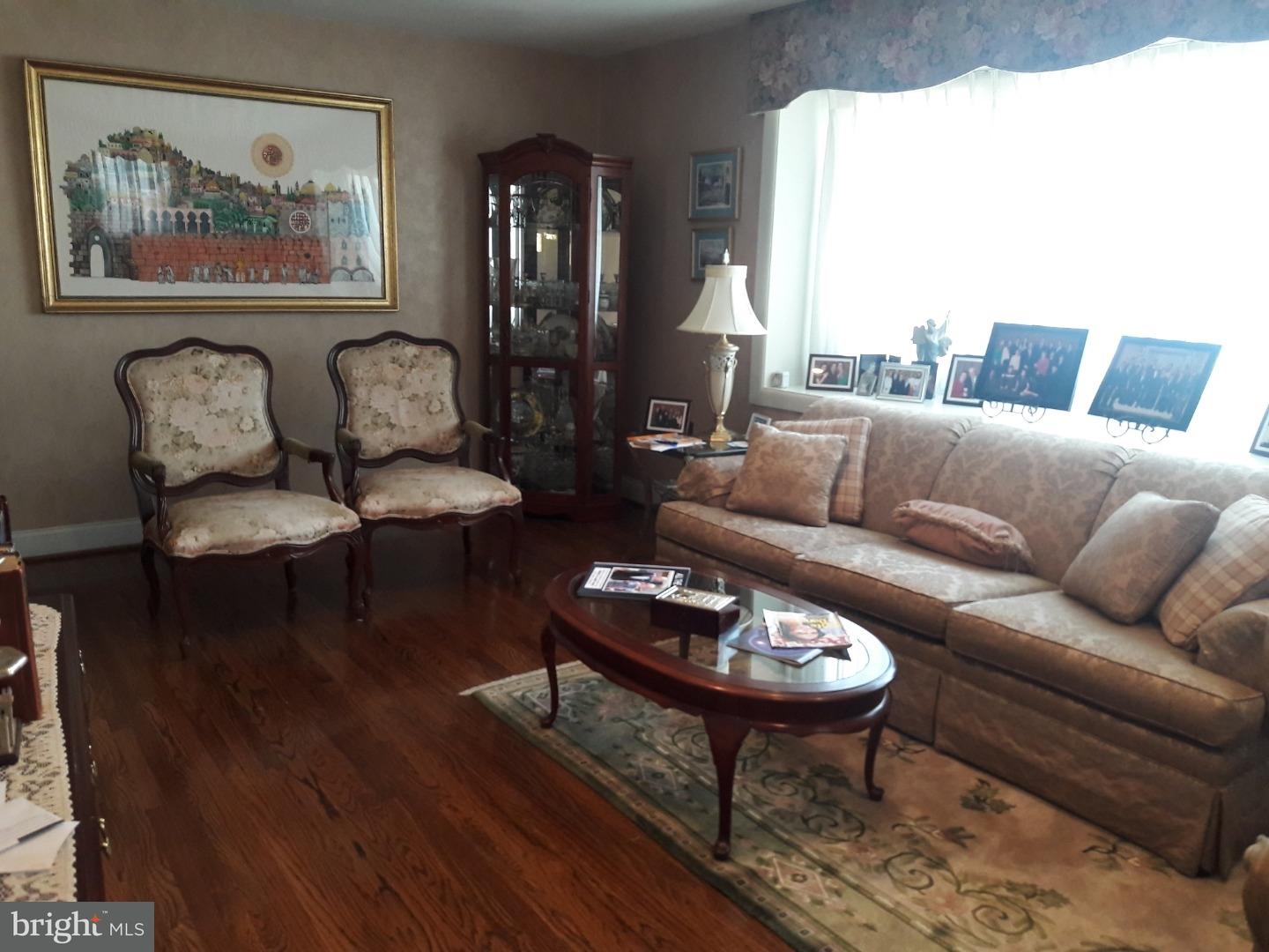 1706 Fox Chase Road Philadelphia, PA 19152 - Photo 4 of 21 Living Room